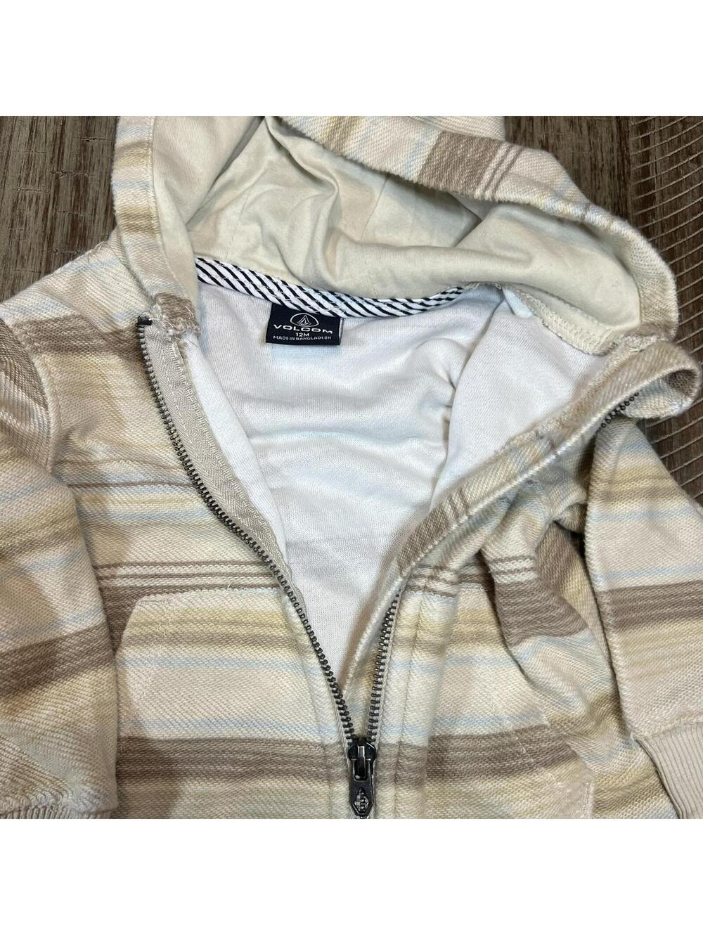 Baby Boy Volcom 3 Piece matching outfit - 12 M - Picture 8 of 9